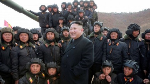 頭條-北韓飛彈4秒自爆 美副總統訪南韓 金正恩下令試射