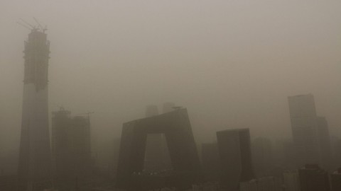 Huge sandstorm blankets central and northern China in dusty pollution