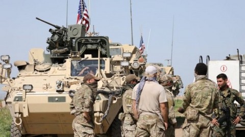 Syria war: US to arm Kurds in battle for Raqqa