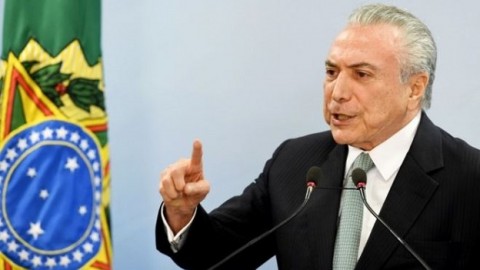 Michel Temer: Brazil president 'won't quit' over bribe claim