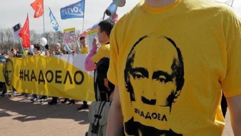 ロシアがＬＩＮＥなど封鎖で観測気球　プーチン政権を揺るがしかねないネット統制