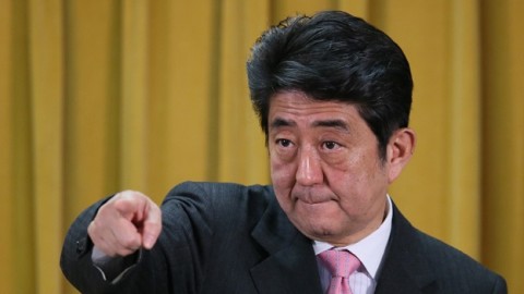 安倍擬修和平憲法 日本明年可能辦首次公投