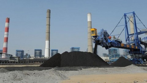 Adani gives green light for controversial Australia coal mine