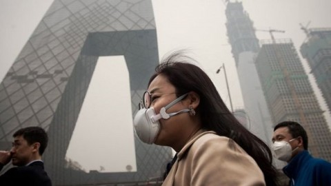 Pollution in China : Survey finds 70% of firms break regulations