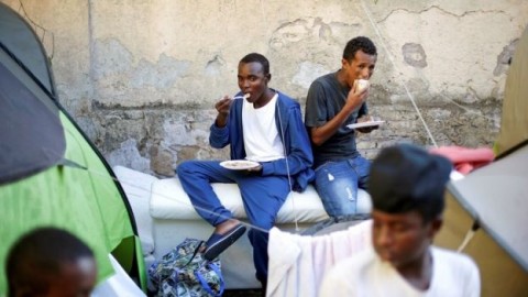 Don't send more migrants, Rome mayor tells Italy's government