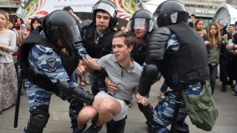 Russia protests: Is Putin feeling heat as Navalny campaign grows?