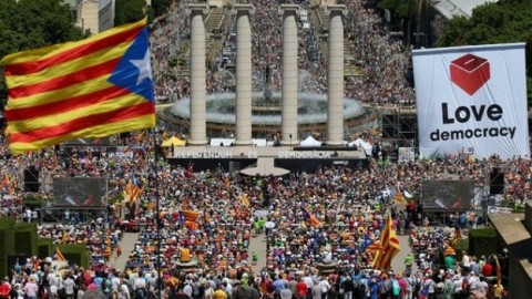 Catalan independence: Plan for quick split from Spain after vote