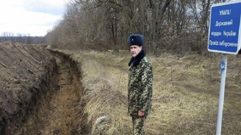 На Украине расследует растрату чиновников при строительстве стены на границе с РФ