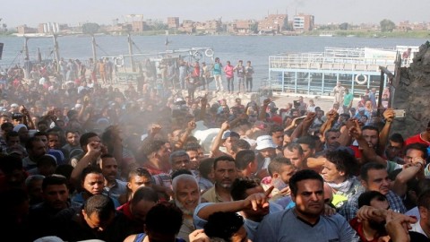 Egypt: One person killed and at least 19 injured as Nile Island squatters clash with Cairo police