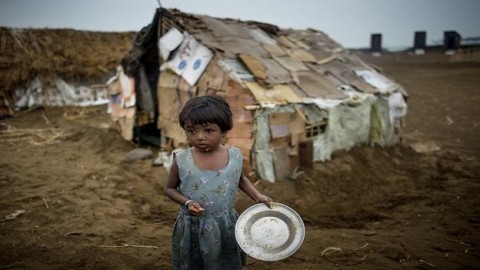 Burma: 80,000 Muslim Rohingya children starving after military violence, warns UN agency
