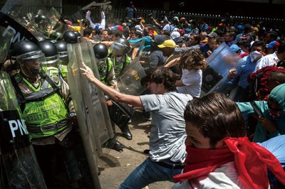 ベネズエラ　独裁色強めるマドゥロ政権　３０日に制憲議会選、野党反発