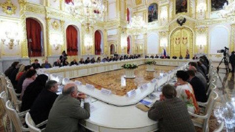 俄羅斯總統直屬人權會 : 州長選舉的行政門檻符合國際慣例