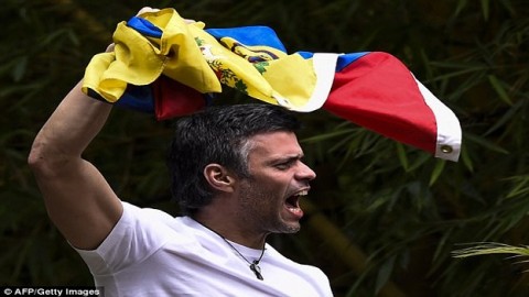 Dramatic footage shows Venezuelan opposition leaders being dragged away from their homes by police