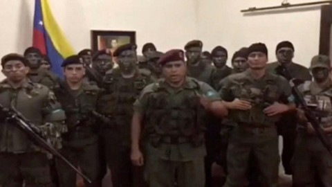 Venezuela rebels on the run after attack on military base in bid to overthrow President Nicolas Maduro