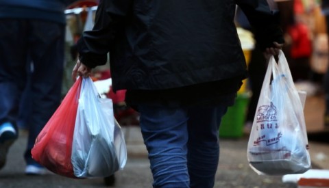 One in three retailers defying Hong Kong’s plastic bag law