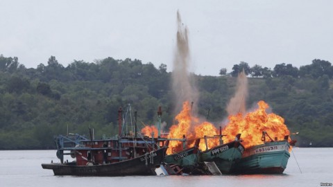 Indonesia, Malaysia Destroying Foreign Boats to Defend Maritime Claims