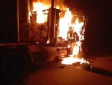 Vehículo incinerado por el ELN en Aguachica, Cesar.