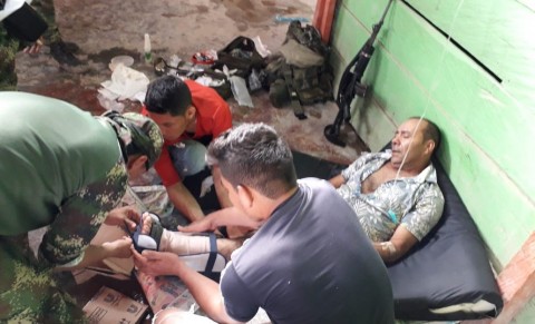 Colombian farmer that was a victim of guerrilla's anti-personnel mines was moved to Ocaña for medical attention while aided by Colombian military.