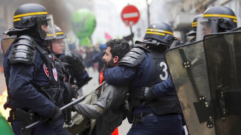 Gelbwesten in Frankreich: 89.000 Polizisten sollen neue Gewalt verhindern