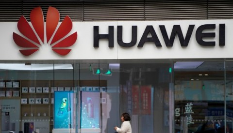 Japan to ban Huawei, ZTE from government contracts