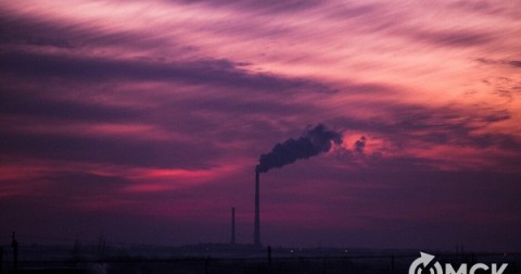 根據俄羅斯鄂木斯克市氣象局紀錄調查顯示，目前當地的空汙指數不斷地提高，且偵測到空氣成份中含有許多有害化學物質。