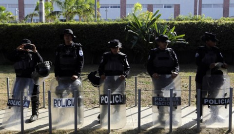 Unidades antimotines de la policía sandinista.