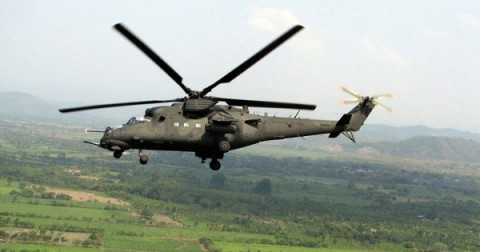 於奈及利亞博爾諾州的當地政府軍與恐怖份子發生交戰，一架隸屬於政府軍的武裝運輸直升機遭恐怖分子擊落，共計五人死亡。