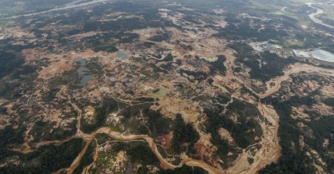 Explotación de terrenos convertidos en Minas ilegales en el bajo Cauca