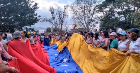 Citizens protesting against the Maduro regime in Venezuela's San Cristobal.