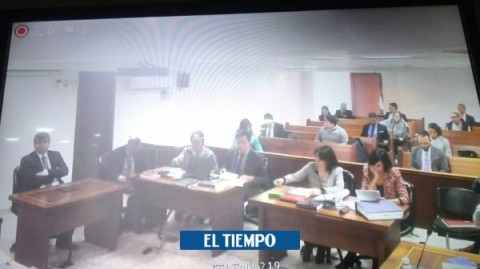 Mauricio Millán (izq.), gerente de gestión contractual en la Ruta del Sol II, declaró en calidad de testigo en el juicio contra José Elías Melo, expresidente de Corficolombiana.
