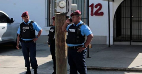 Policía de Nicaragua en las instalaciones del Canal 22