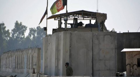 阿富汗東部的機場傳遭自殺炸彈客恐攻，當局稱16死9傷。