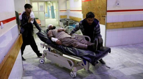阿富汗首都喀布爾西部一處清真市舉行什葉派的政治集會，突遭迫擊砲擊，造成3人受傷。