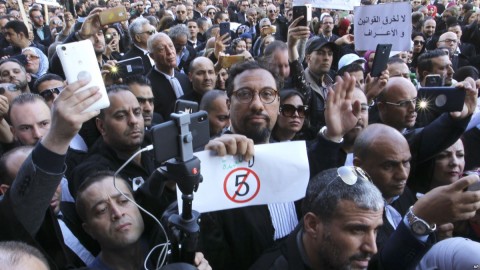 Algerian lawyers gather outside the Constitutional Council in a protest against President Abdelaziz Bouteflika, March 7, 2019 in Algiers. Photo: AP