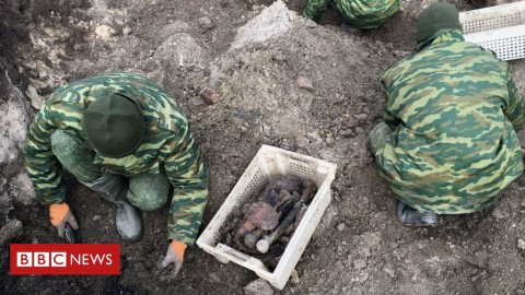白俄羅斯西部發現一處萬人塚，經軍方挖掘調查後，遺骸乃是二次大戰時遭德國納粹迫害的猶太人民。