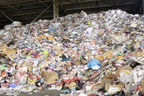 中國拒絕接收他國塑膠垃圾，西方塑膠垃圾輸入馬來西亞造成環境汙染。