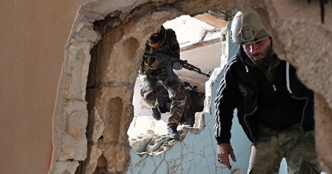 俄駐敘利亞調解中心：征服沙姆陣線26日武力襲擊哈馬省的政府軍陣地。