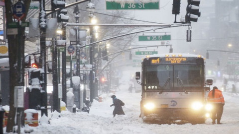 Noreaster-Power-out-flights-canceled-schools-closed-across-Northeast