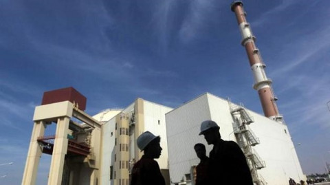iranian-workers-tehran-nuclear-front-power-bushehr_1feffdf4-5406-11e8-96b3-108223915881