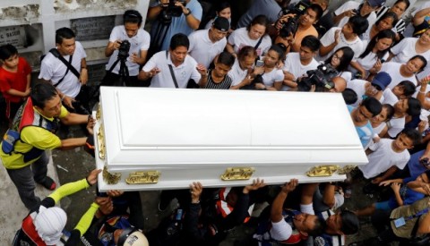 Half of Filipinos dispute police accounts of drug war deaths