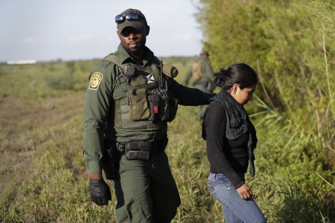 Catch-and-release of illegal immigrant restarted in Texas, border patrol agents say