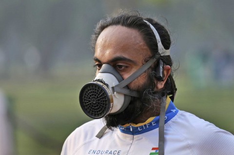 New Delhi's polluted air doesn't deter distance runners