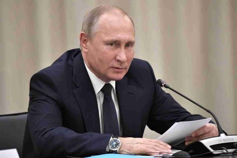 Сотрудники Левада-центра выяснили, что россиянам не нравится в президенте Владимире Путине. В результате 15% опрошенных ответили, что Путин «не заботится» и «забыл о простых людях».