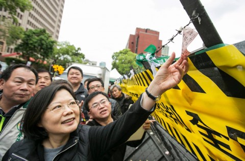 綠委不聽勞工也請聽小英　她拼選票時這樣說 