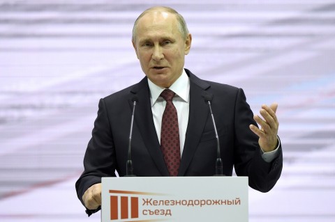 プーチン氏、来年の大統領選に立候補表明 スターリン以降で最長も