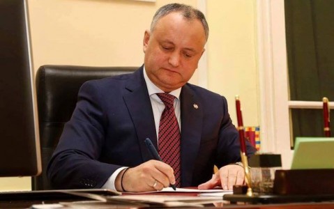 摩爾多瓦政爭持續，總統Igor Dodon因拒絕在內閣部長的任命書上簽名，可能再度受到停職處分。