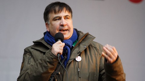 Бывший грузинский президент Михаил Саакашвили заявил, что покончил бы с собой на месте президента Украины Петра Порошенко, поскольку 46% граждан страны хочет его отставки, и эта ситуация является катастрофой.