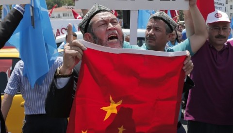 維吾爾人的不滿情緒必須在恐怖時刻進行處理