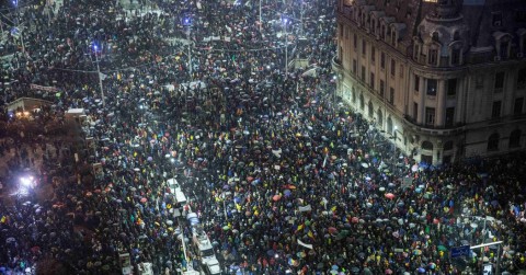 Protesters crowded the streets of Bucharest, Romania, on Saturday against proposed legislation they believe would weaken the judiciary. Credit: Alberto Grosescu/Inquam Photos, via Reuters