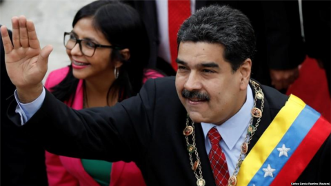 Venezuelan President Nicolas Maduro greets the National Constituent Assembly and its leader, Delcy Rodriguez, in Caracas, Jan. 15. Photo: Carlos Garcia Rawlins/Reuters